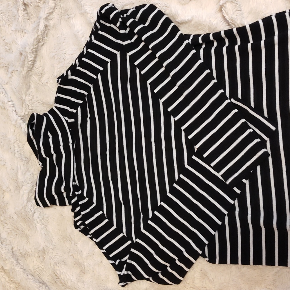 Cha Cha Vente, turtle neck blouse, Size Small